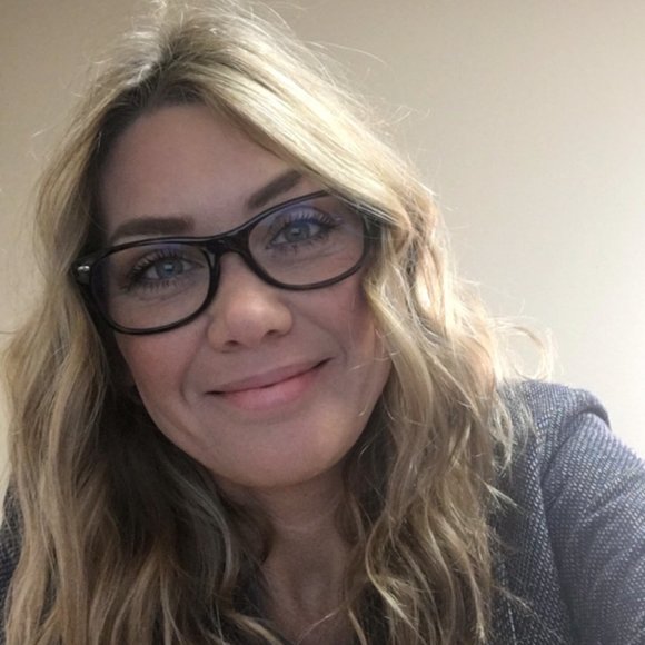 Meet your Posher, Andrea - Picture 2 of 2